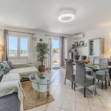 Grego * Milna (Brac)